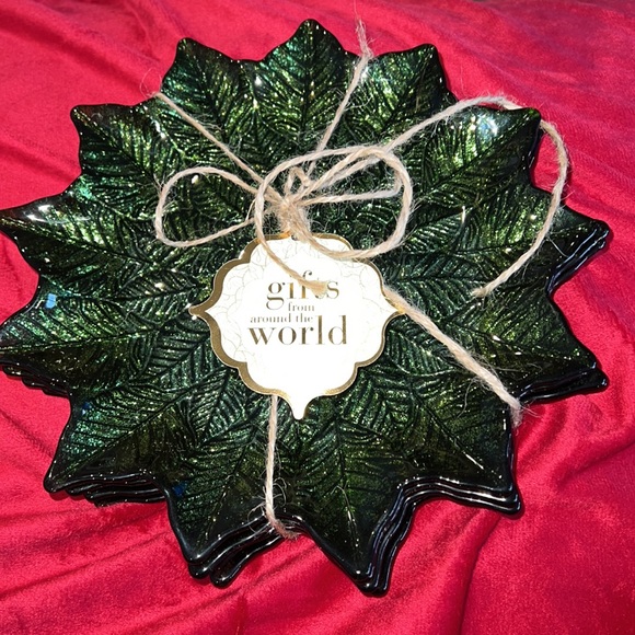 Akcam Holiday Green Christmas Poinsettia 9 Plates Akcam Turkish